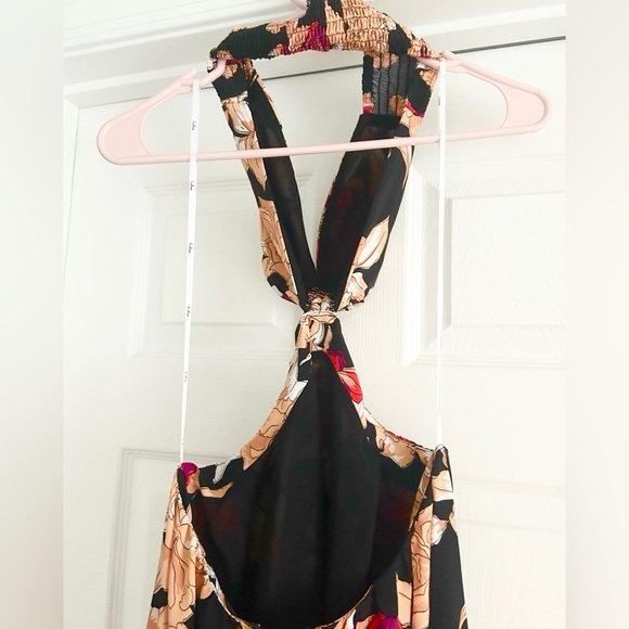 NWT Lulus Midsummer Moment Black Floral Print Cutout Halter Maxi Dress Medium - Picture 8 of 11
